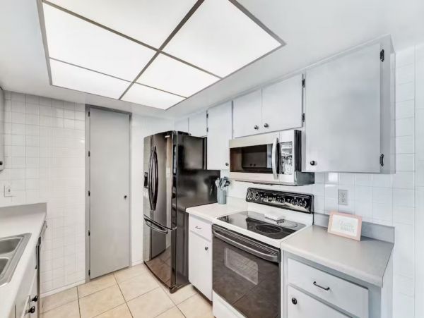 Charming 3 Bedroom Pool Vacation Home in Bradenton