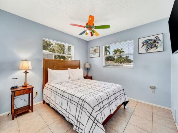 Charming 3 Bedroom Pool Vacation Home in Bradenton
