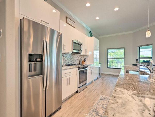 Cape Coral Vacation Home Four Bedroom Sleeps 13