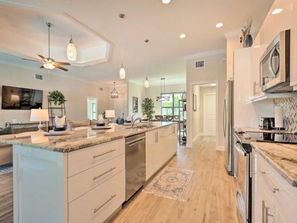 Cape Coral Vacation Home Four Bedroom Sleeps 13