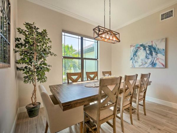 Cape Coral Vacation Home Four Bedroom Sleeps 13