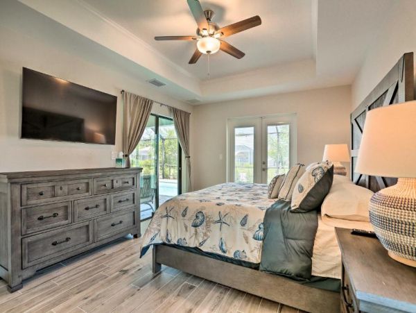Cape Coral Vacation Home Four Bedroom Sleeps 13