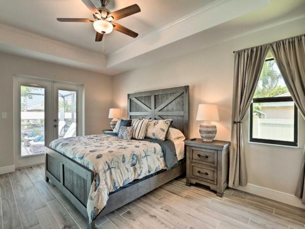 Cape Coral Vacation Home Four Bedroom Sleeps 13