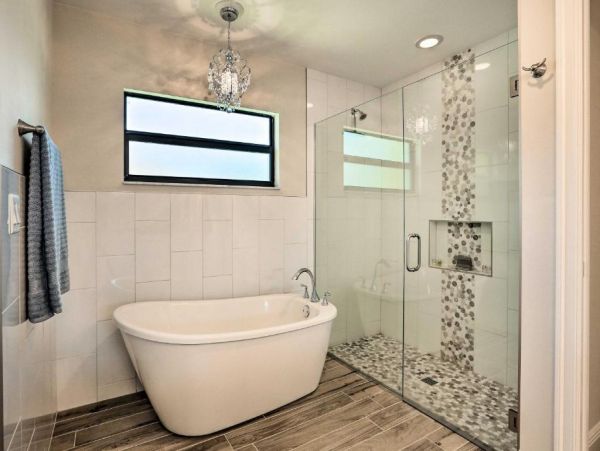 Cape Coral Vacation Home Four Bedroom Sleeps 13