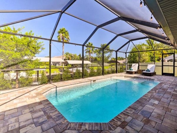 Cape Coral Vacation Home Four Bedroom Sleeps 13