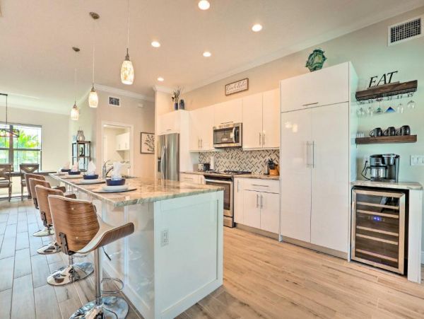 Cape Coral Vacation Home Four Bedroom Sleeps 13