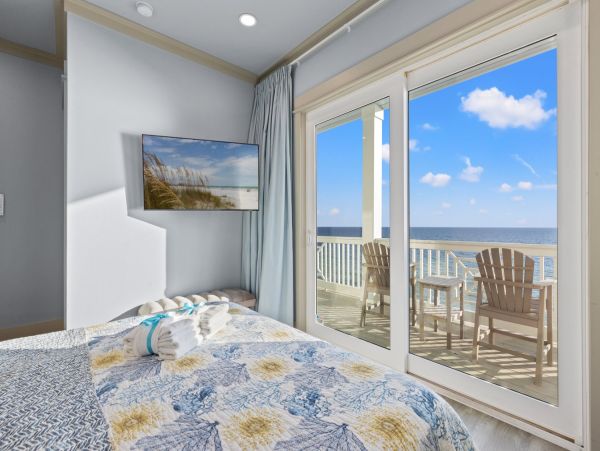 Luxurious Beachfront Home with 6 Bedrooms in Panama City Beach