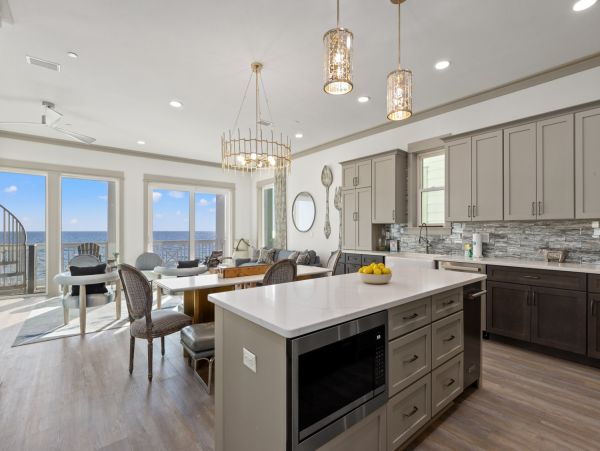 Luxurious Beachfront Home with 6 Bedrooms in Panama City Beach
