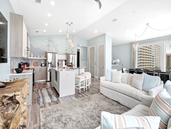 Luxury Panama City Vacation home Eight Bedroom On Beach