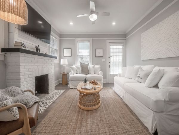 Beautiful 2 Bedroom Bungalow in Tampa Sleeps 8 Guests