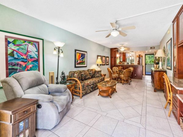 Charming Condo with Parcial Ocean View Sleeps 4