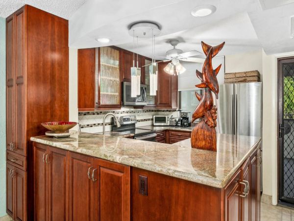 Charming Condo with Parcial Ocean View Sleeps 4