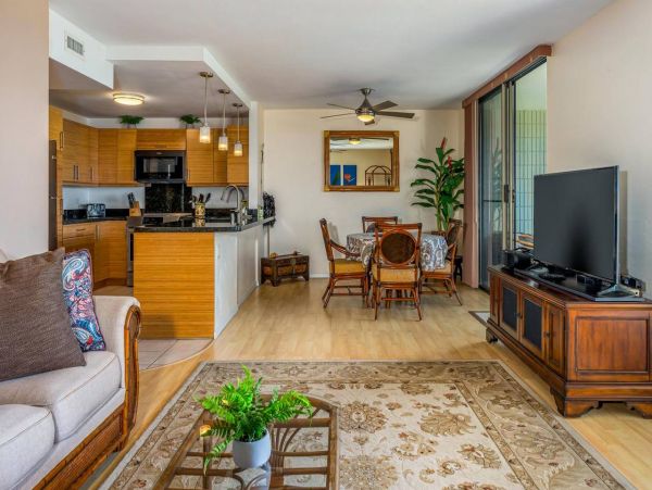 Kailua-Kona Two Bedroom Condo with Partial Ocean View