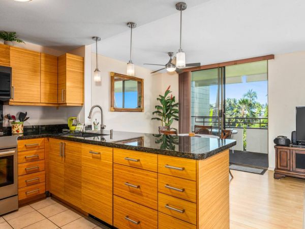 Kailua-Kona Two Bedroom Condo with Partial Ocean View