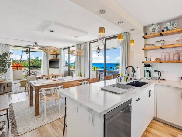 Two Bedroom Condo with Gorgeous Views Sleeps 4