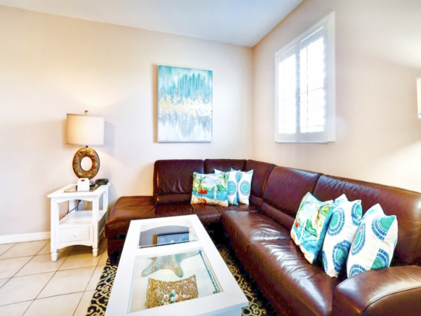 Holmes Beach Vacation Condo with Communal Pool