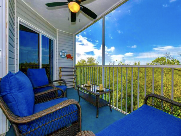 Holmes Beach Vacation Condo with Communal Pool