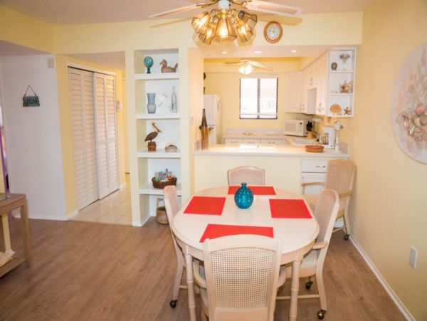 Charming Bradenton Beach Vacation Condo with Pool Sleeps 6
