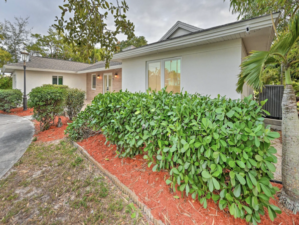 Only 2 miles to Marco Beaches Three Bedroom Vacation Home