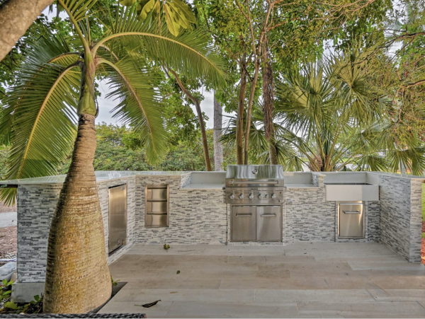 Only 2 miles to Marco Beaches Three Bedroom Vacation Home