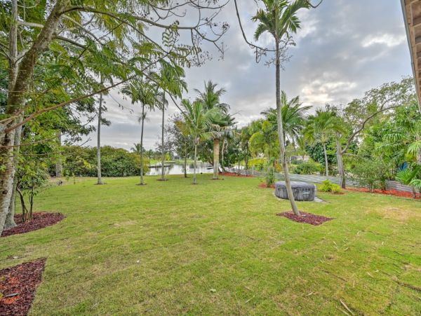 Only 2 miles to Marco Beaches Three Bedroom Vacation Home
