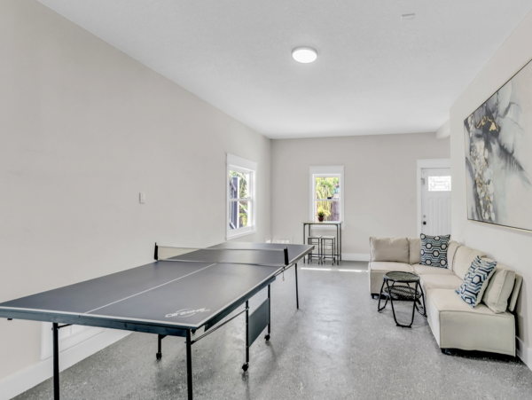 Walk to Beach Holmes Beach Vacation Home With 4 Bedrooms