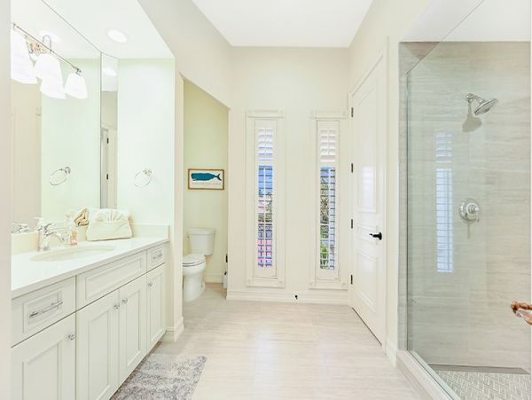 Fabulous Vacation Home with 4-Bedrooms and Private Pool in Naples