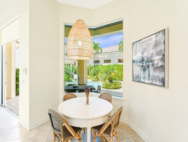 Fabulous Vacation Home with 4-Bedrooms and Private Pool in Naples