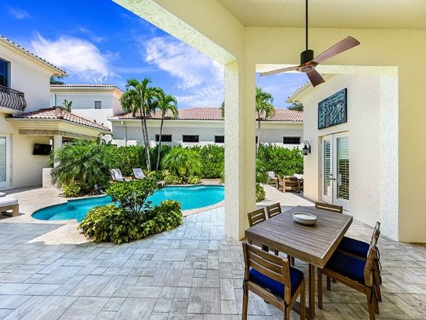 Fabulous Vacation Home with 4-Bedrooms and Private Pool in Naples