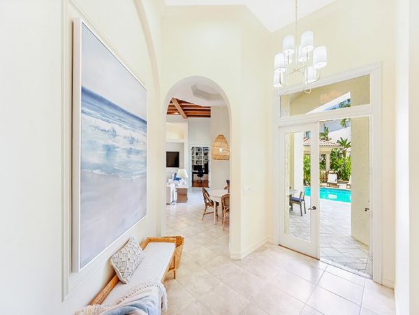 Fabulous Vacation Home with 4-Bedrooms and Private Pool in Naples