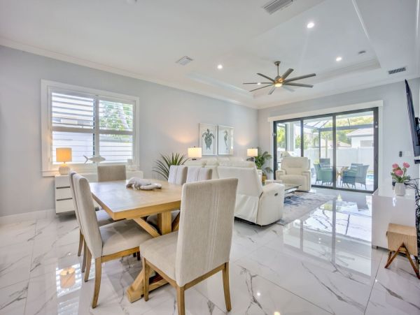 Luxurious Vacation Rental Near Vanderbilt Beach - Private Pool & Spa