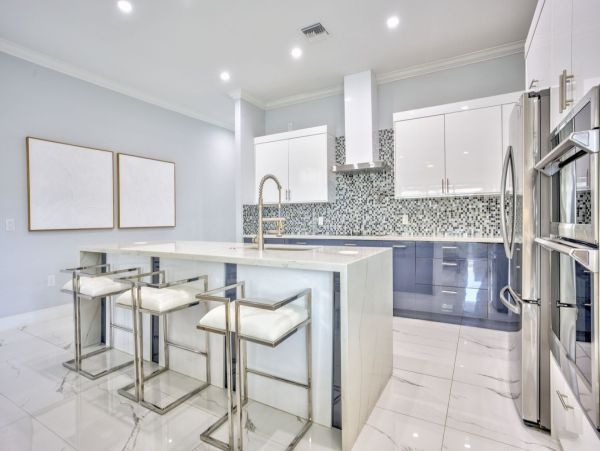 Luxurious Vacation Rental Near Vanderbilt Beach - Private Pool & Spa