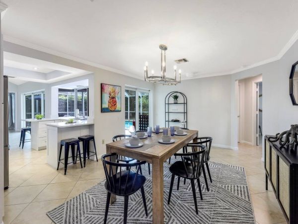Marco Island 3 Bedroom Vacation Pool House Walk to Beach