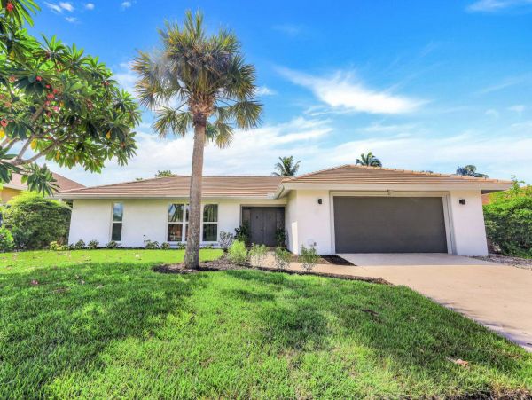 Marco Island 3 Bedroom Vacation Pool House Walk to Beach