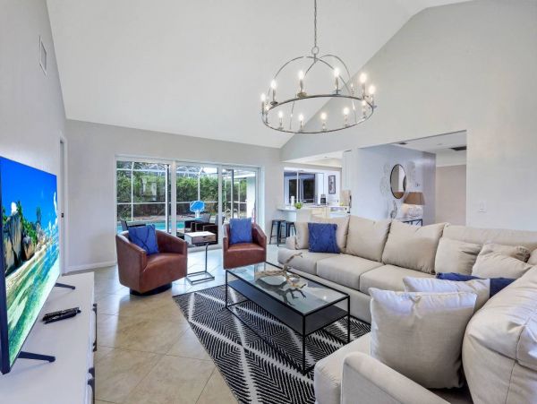 Marco Island 3 Bedroom Vacation Pool House Walk to Beach