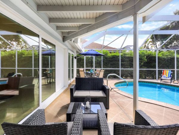 Marco Island 3 Bedroom Vacation Pool House Walk to Beach