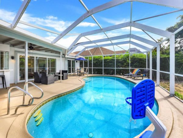 Marco Island 3 Bedroom Vacation Pool House Walk to Beach