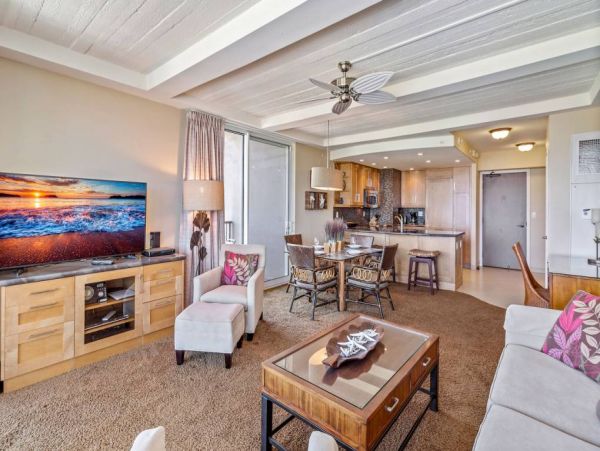 Oceanfront Kaanapali Vacation Condo One Bedroom