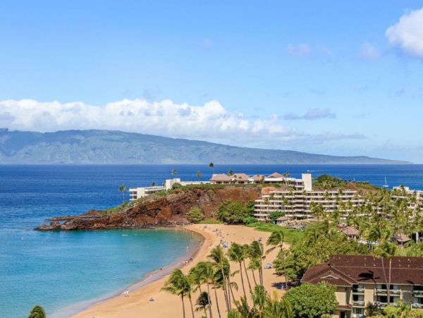Oceanfront Kaanapali Vacation Condo One Bedroom