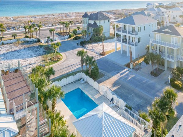 Gulf Views Pensacola Vacation Home Eight Bedrooms