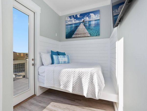 Gulf Views Pensacola Vacation Home Eight Bedrooms