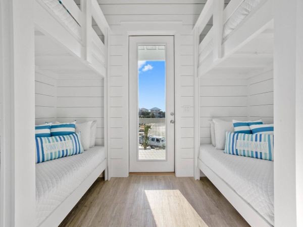 Gulf Views Pensacola Vacation Home Eight Bedrooms
