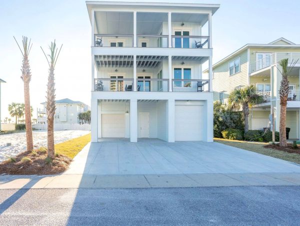 Gulf Views Pensacola Vacation Home Eight Bedrooms