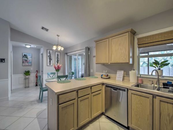 Three Bedroom Vacation Pool Home in Vero Beach