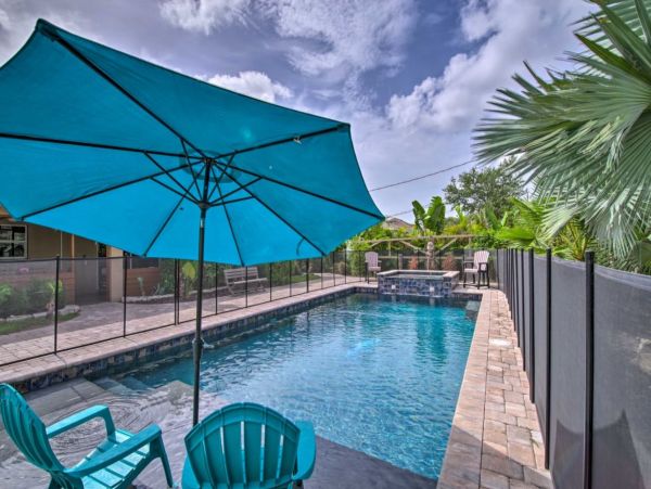 Three Bedroom Vacation Pool Home in Vero Beach