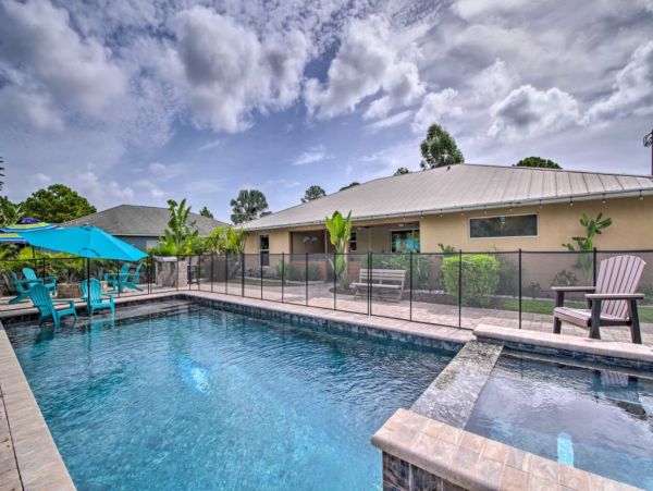 Three Bedroom Vacation Pool Home in Vero Beach