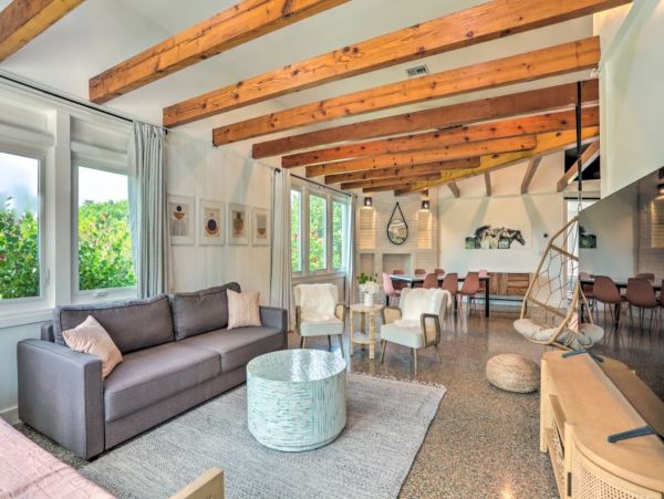 Two Bedroom Charming Vacation Cottage in Hutchinson Island Sleeps 7