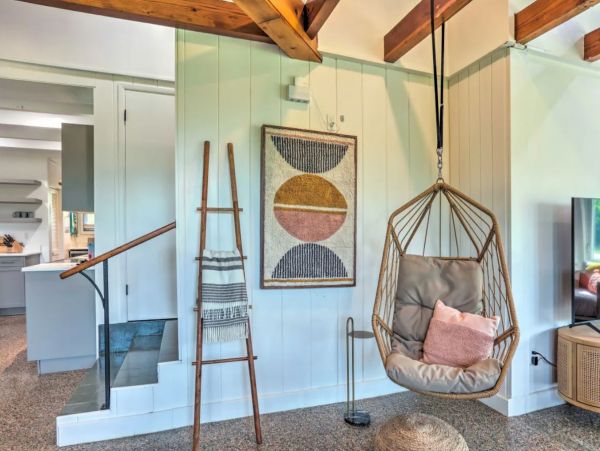 Two Bedroom Charming Vacation Cottage in Hutchinson Island Sleeps 7