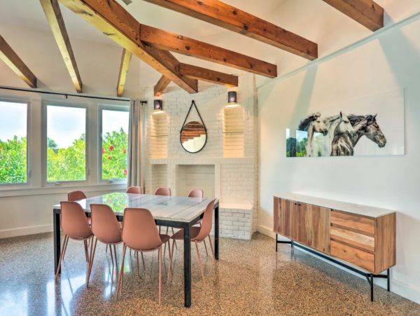 Two Bedroom Charming Vacation Cottage in Hutchinson Island Sleeps 7
