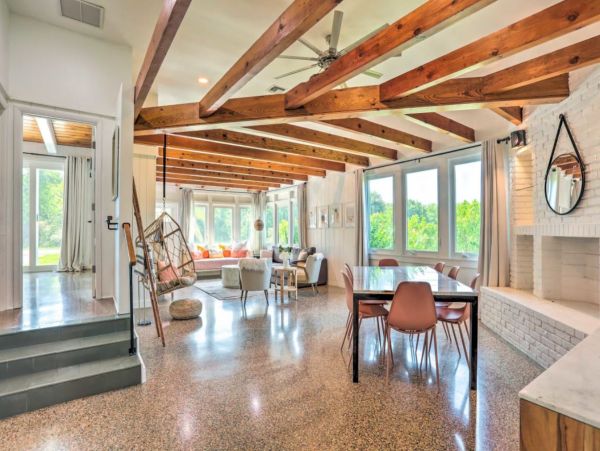 Two Bedroom Charming Vacation Cottage in Hutchinson Island Sleeps 7